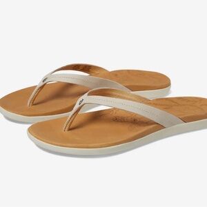 OluKai Honu Cream and Tan Women's Sandals NWT Size 11